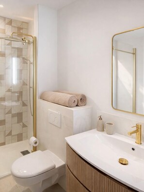 Doccia, asciugacapelli, asciugamani