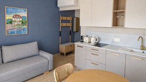 Living area - L'Ecume des Ondes (T2 mountain view) (Aix-les-Bains)