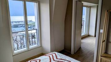 1 chambre, fer et planche Ă repasser, Wi-Fi gratuit, draps fournis