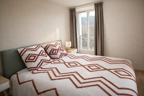 1 bedroom, iron/ironing board, free WiFi, bed sheets - Les Flots Harmonieux (30m² lake view) (Aix-les-Bains)