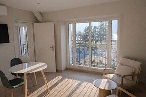 Interior - Les Flots Harmonieux (30m² lake view) (Aix-les-Bains)