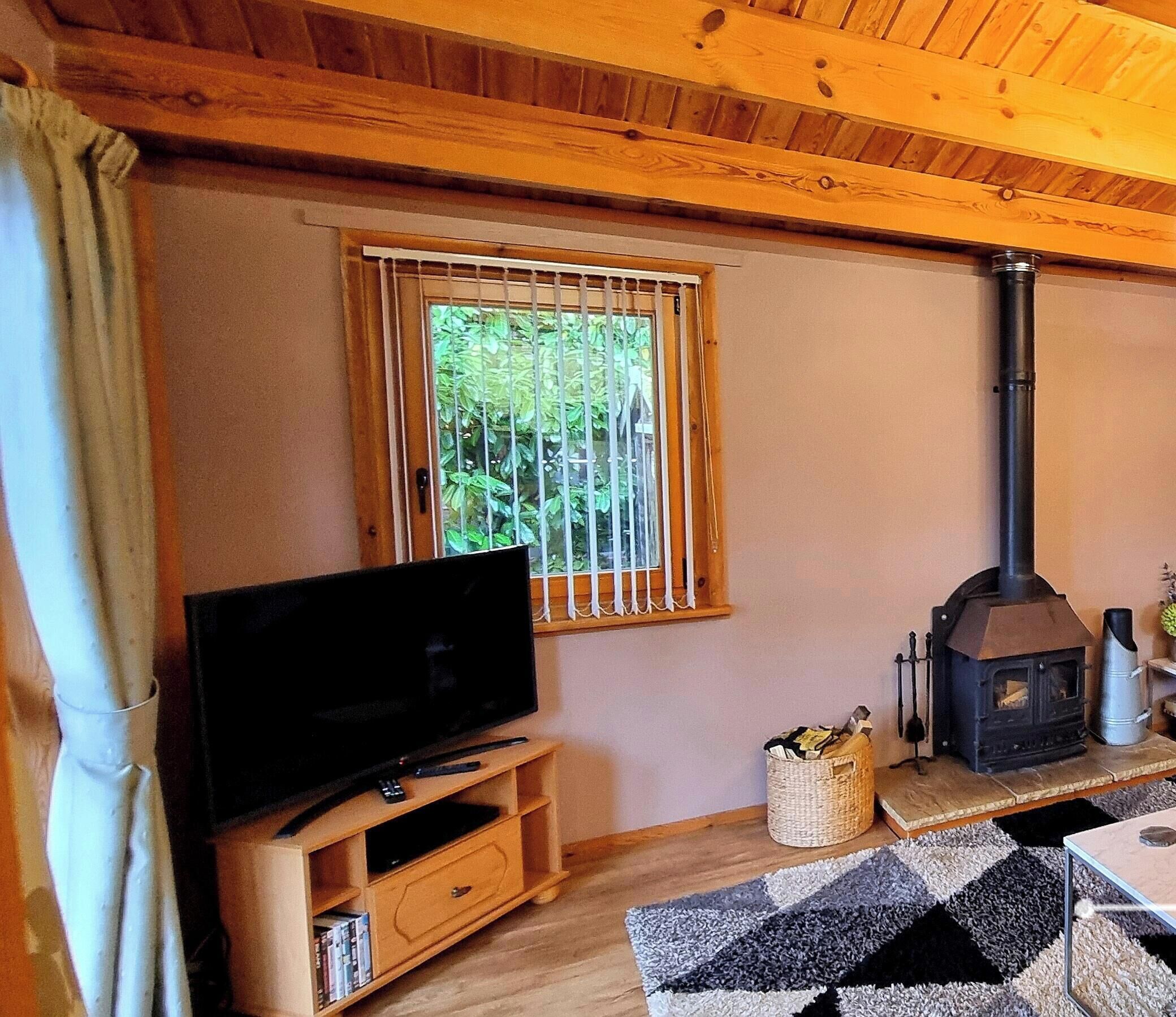 Elite Retreats 4u Ltd - Lakeside Hot Tub Log Cabin At Tattershall Lakes Park - Woodhall Spa