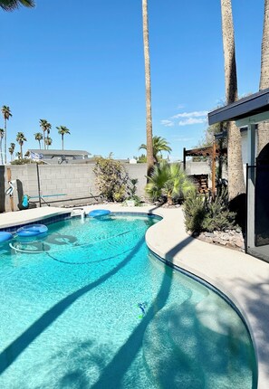 Udendørs pool, opvarmet pool