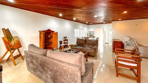 บ้านพัก | 4 ห้องนอน