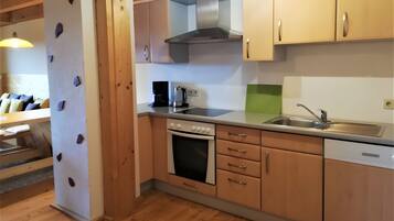 Kühlschrank, Ofen, Herdplatte, Geschirrspüler