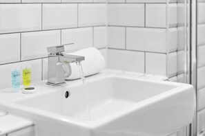 Haartrockner, Handtücher