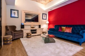 Smart TV - Apartment in central Rome, just a stone's throw from Via Vittorio Veneto and Metro A (Roma)