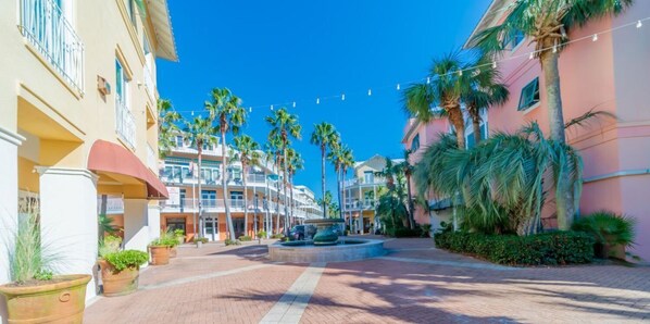 المنشأة من الخارج