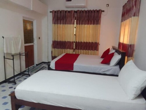 Country Home Rooms – Budget Stay Surrounded by Greenery