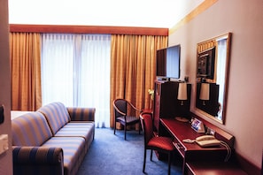 Business Double Room | Iron/ironing board, free WiFi