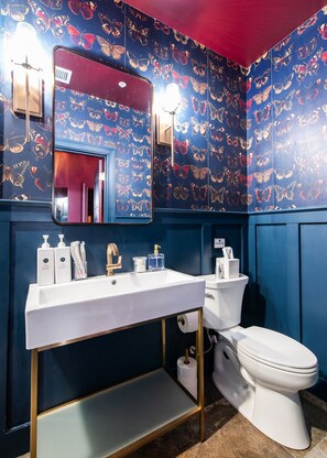 Douche, articles de toilette écologiques, séchoir à cheveux