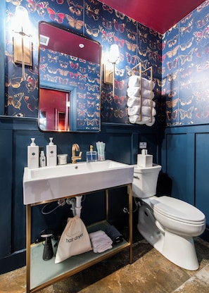 Shower, eco-friendly toiletries, hair dryer, towels