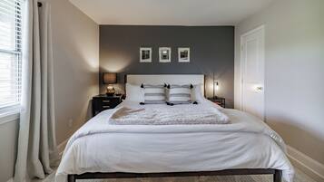 4 bedrooms, desk, iron/ironing board, free WiFi