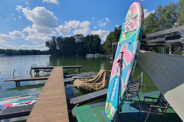 Steganlage auf dem Grundstück