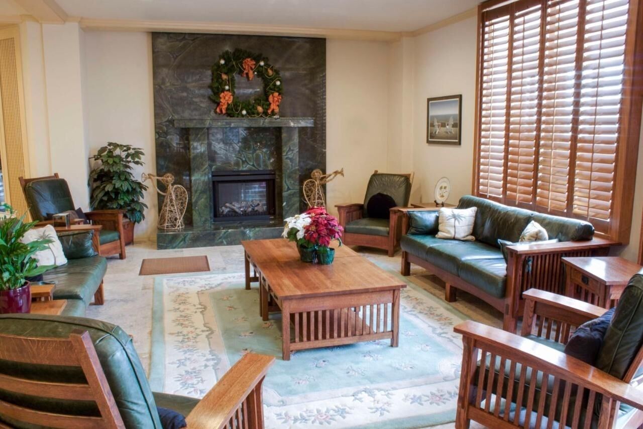 Beach Escape! 3 Spacious Units W/ Full Kitchen, Free Parking, & Onsite Pool! - Avila Beach, CA