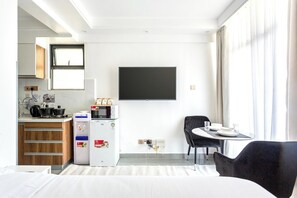 1 bedroom, iron/ironing board, WiFi, bed sheets - Casa Inikas Petite Studio 1 (Nairobi)