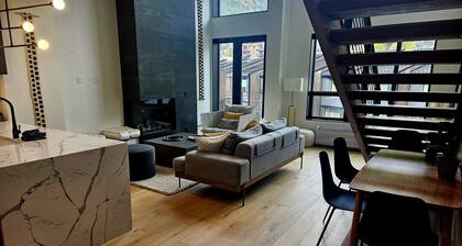 Luxury Top Floor Condo - Five Needles 415, 2 Bedroom+Loft
