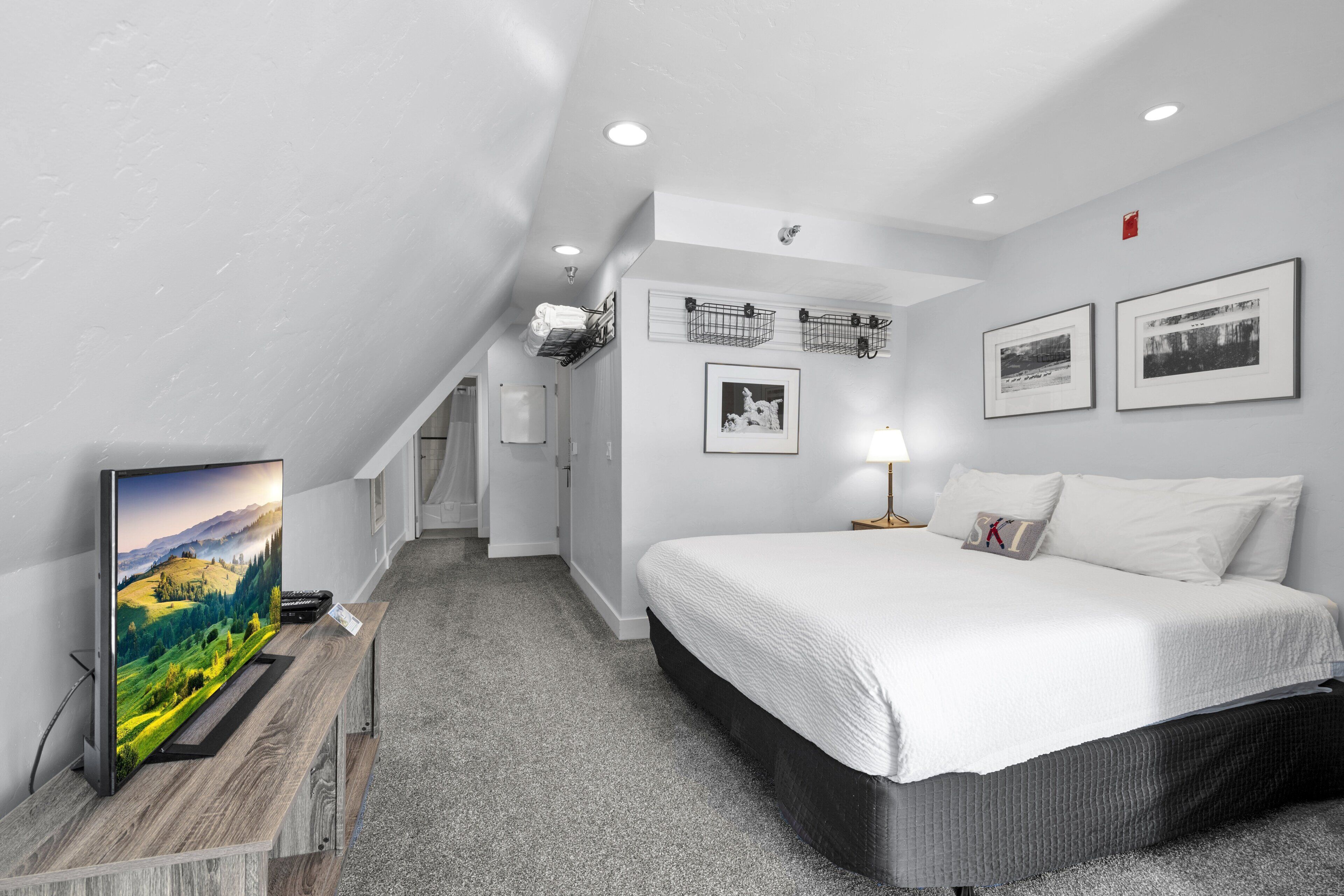 1 chambre, fer et planche à repasser, Wi-Fi, literie fournie