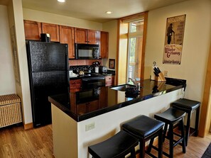 Refrigerador, microondas, horno, lavavajillas