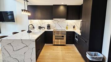 Fridge, microwave, oven, dishwasher
