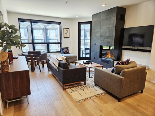 Five Needles 317 - 2BR with Balcony & Fireplace