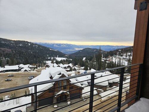 Five Needles 314 - 2 Bedroom Lake View Retreat