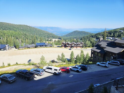 NEW! Lake View 2BR - White Pine 208 Ski-In/Out Condo
