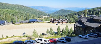 NEW! Lake View 2BR - White Pine 208 Ski-In/Out Condo