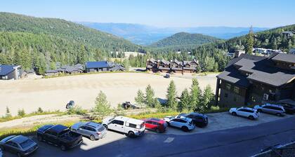 NEW! Lake View 2BR - White Pine 208 Ski-In/Out Condo