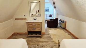 Silitysrauta/-lauta, Wi-Fi, vuodevaatteet