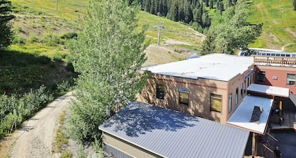 NEW! Selkirk Split King - Family Suite w/ Balcony