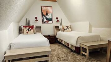 Tabla de planchar con plancha, wifi y ropa de cama