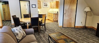 NEW! Selkirk Premier King - Balcony Suite w/ Views