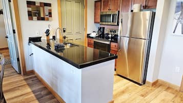 Fridge, microwave, oven, dishwasher