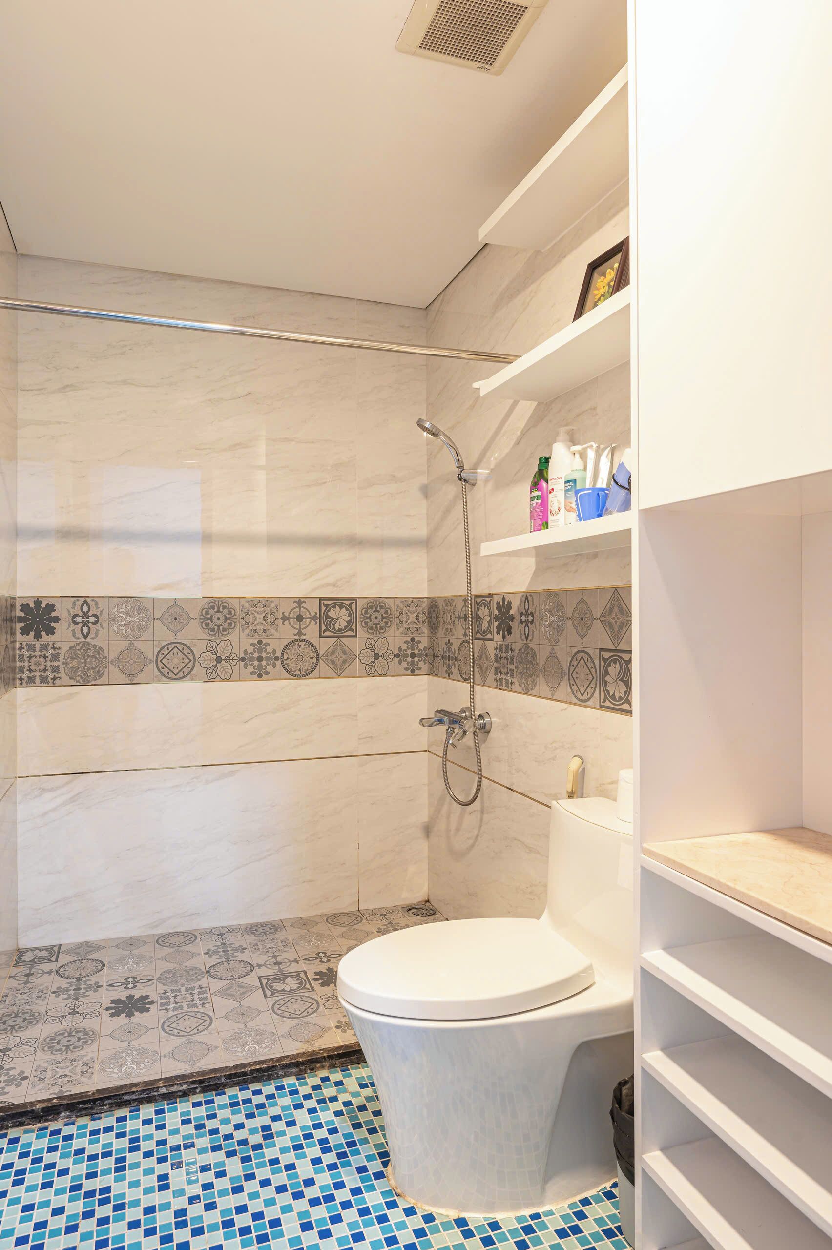 Leilighet – business, 2 soverom, balkong, byutsikt | Bad | Dusj, toalettartikler (inkludert), hårføner og håndklær