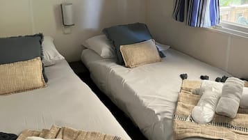3 chambres, fer et planche à repasser, Wi-Fi, draps fournis