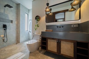 Séchoir à cheveux, serviettes fournies