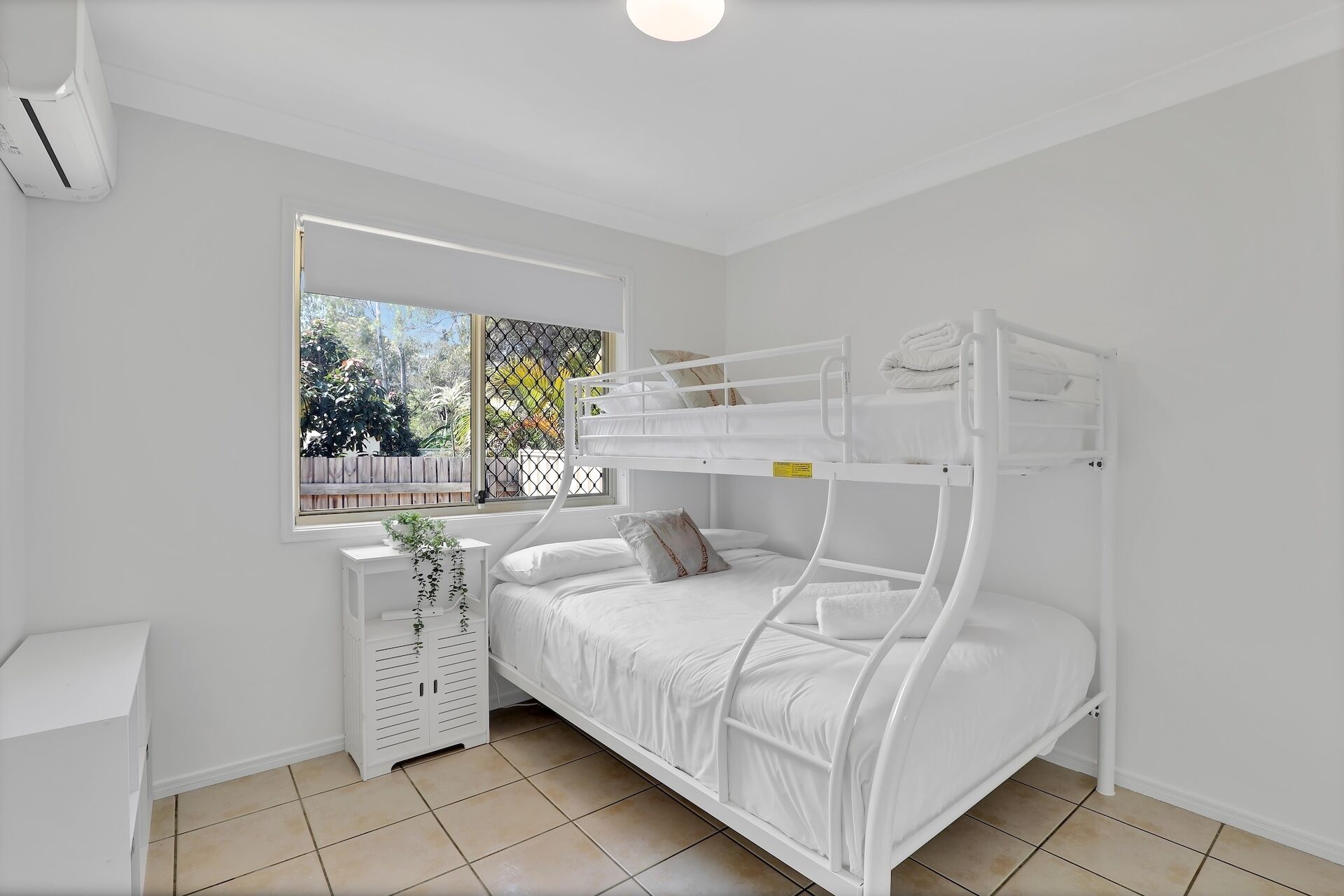 3 bedrooms, WiFi, bed sheets