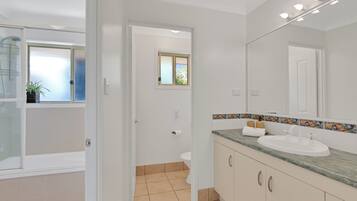 Shower, towels