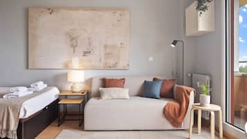 1 habitación, tabla de planchar con plancha, wifi gratis y ropa de cama