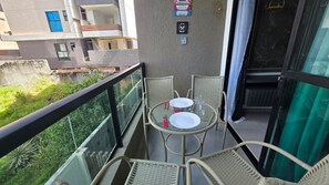 Classic Apartment | Outdoor dining - Villa Del Porto 105 by La Playa (Ipojuca)