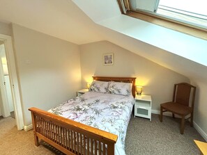2 bedrooms, iron/ironing board, travel cot, free WiFi