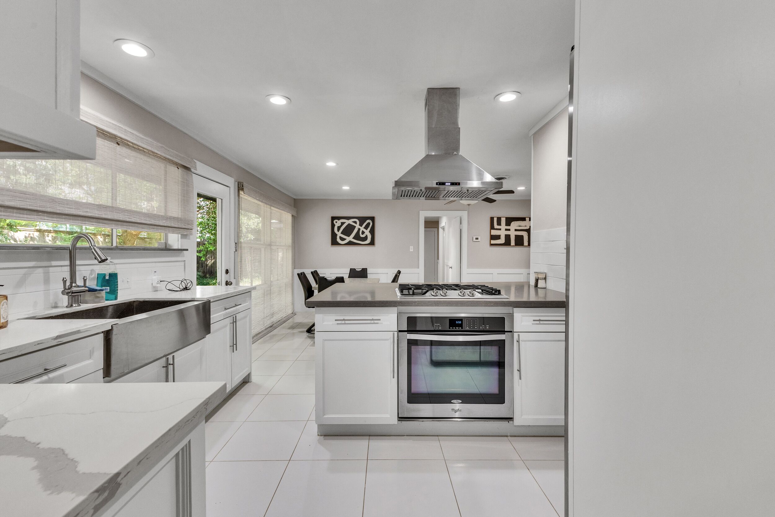 ثلاجة، ميكروويف، فرن، موقد طهي مسطح