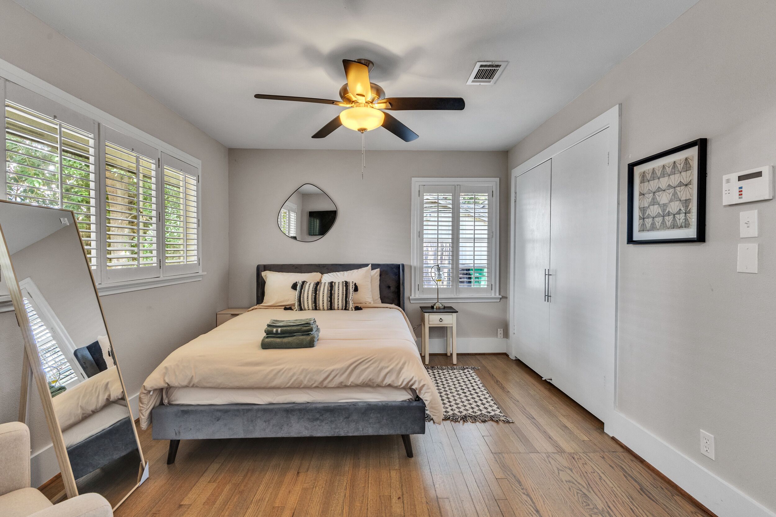 3 slaapkamers, een bureau, een strijkplank/strijkijzer, gratis wifi