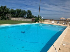 Pool - Guest Room 'Lavande 4 Persons' with Shared Pool, Shared Terrace and Wi-Fi (Segonzac)