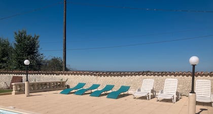 Chambre d'hÎtes 'Chambre #4 - 2 Personnes' avec piscine partagée, terrasse partagée et Wi-Fi