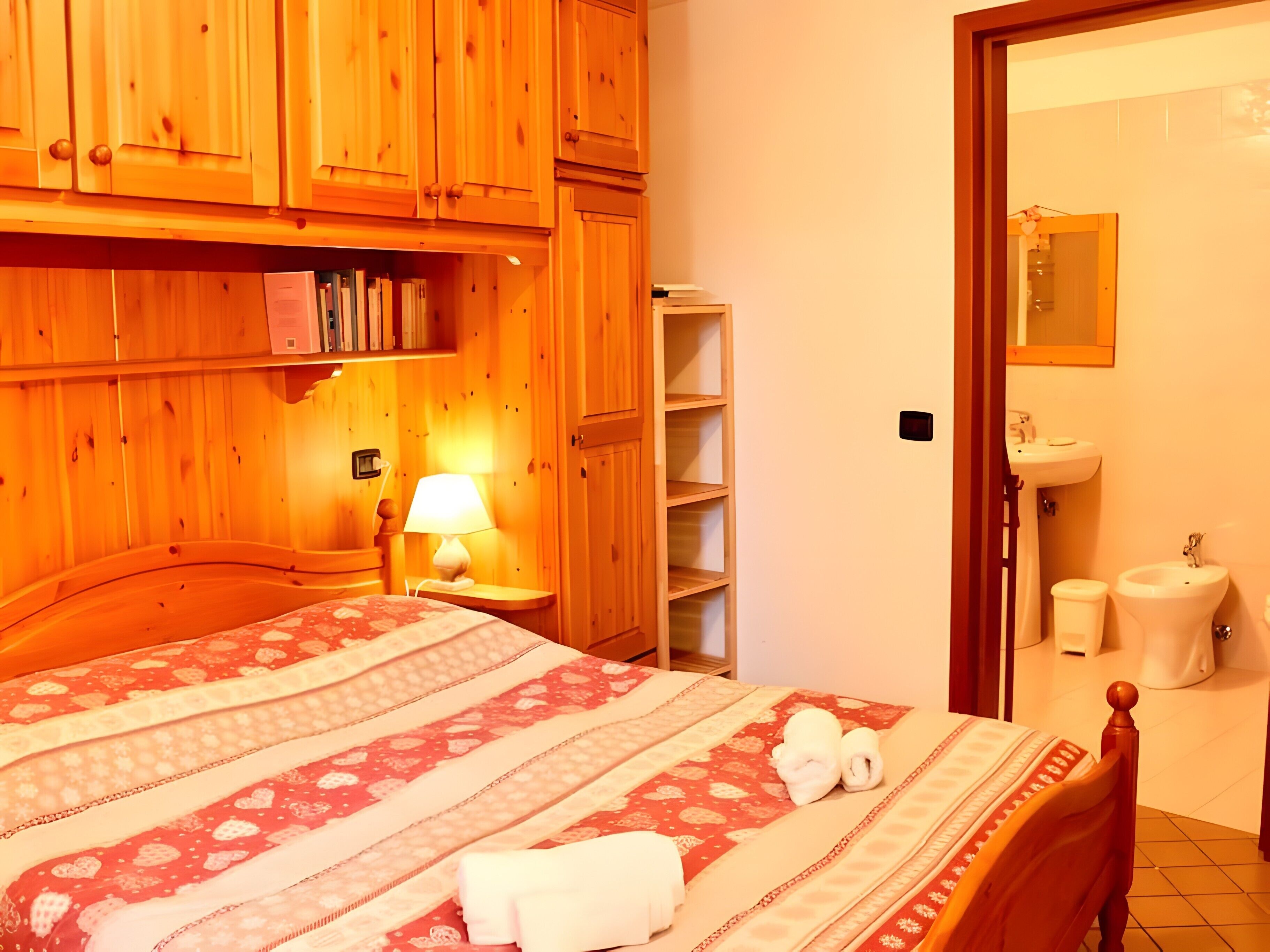 1 chambre, fer et planche à repasser, Wi-Fi, draps fournis