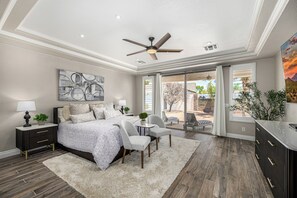 6 bedrooms, desk, iron/ironing board, free WiFi