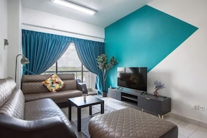 Living area - A Modern 3BR Home Near Danga Bay, Free Parking (Johor Bahru)