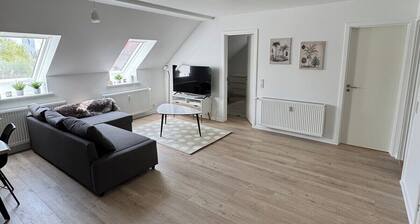 The Snowdrop: Family-Friendly 4BR w/ Terrace & Parking Near Odense